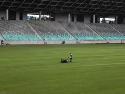 stadion stožice nova zelenica, igralna pivršina, foto luka cjuha