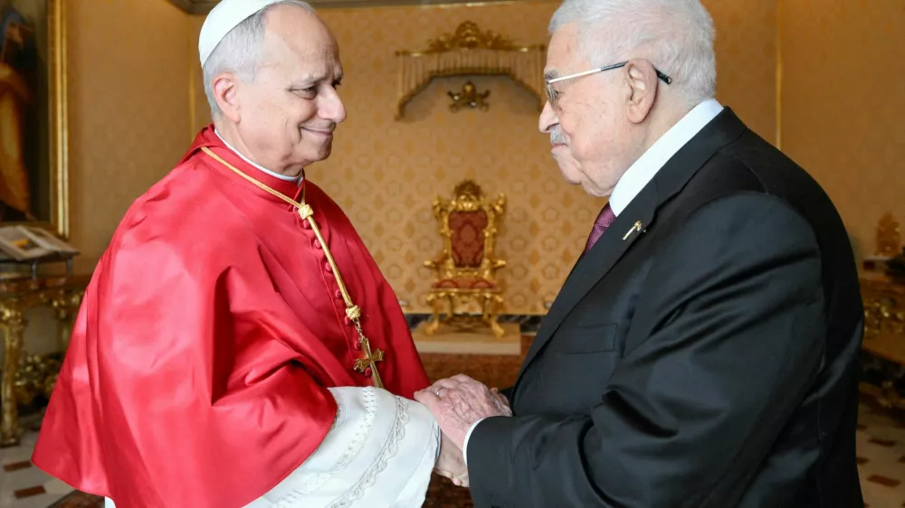 Pope Leo XIV meets Palestinian Authority President Mahmoud Abbas at the Vatican, November 6, 2025.  Simone Risoluti/Vatican Media/­Handout via REUTERS  ATTENTION EDITORS - THIS IMAGE WAS PROVIDED BY A THIRD PARTY.   TPX IMAGES OF THE DAY