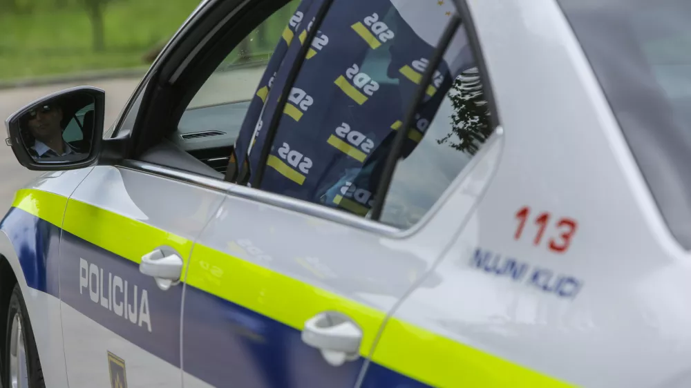 ﻿- simbolična fotografija - policija, policist, SDS   - 20.05.2017 - 11. Kongres Slovenske demokratske stranke (SDS) v Mariboru -  //FOTO: Jaka Gasar