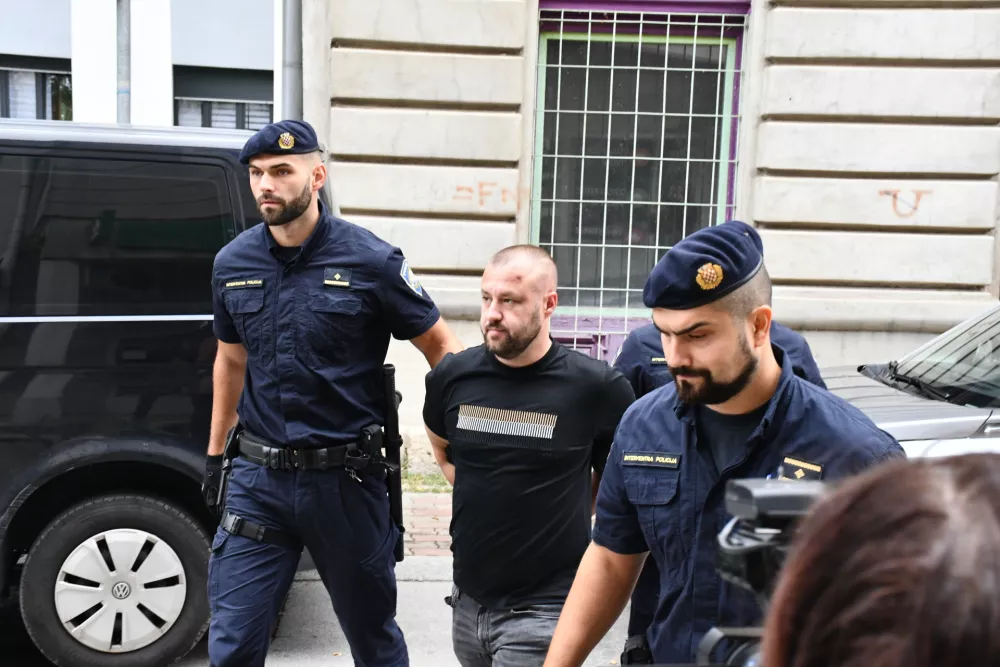 Osumljenega umora Zorana Grgića so danes prepeljali na zaslišanje na državno odvetništvo. FPixell