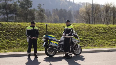 prometni nadzorpolicija - simbolična fotografijaprometna policijavarnost v prometupolicija na motorjihmotoristična policijaprehitri voznikiavtocestna policija08.04.2025 Policijski nadzor, počivališče PovodjeFOTO: Nik Erik Neubauer