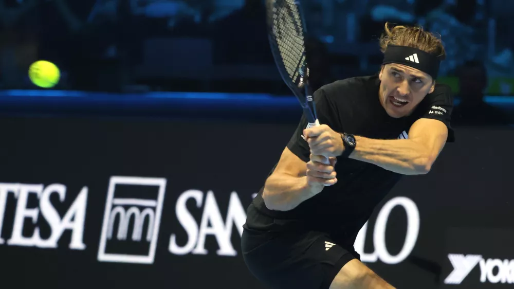 09 November 2025, Italy, Turin: German tennis player Alexander Zverev in action against US Ben Shelton during their men's singles group stage match of the ATP World Tour Finals at the Inalpi Arena. Photo: Felice Calabro/IPA via ZUMA Press/dpa