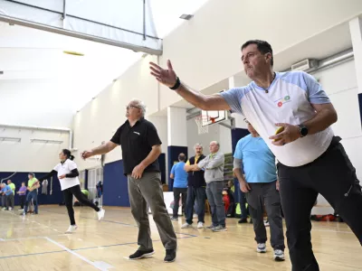 Ni balinčkanje, ni rokomet – to je prstomet!