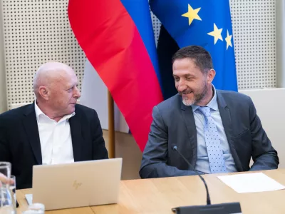 Franc PropsKlemen Boštjančič09.04.2025 Seja pogajalske komisije, na kateri se bodo sestale vladna pogajalska skupina in pogajalski skupini reprezentativnih sindikatov javnega sektorjaFOTO: Nik Erik Neubauer