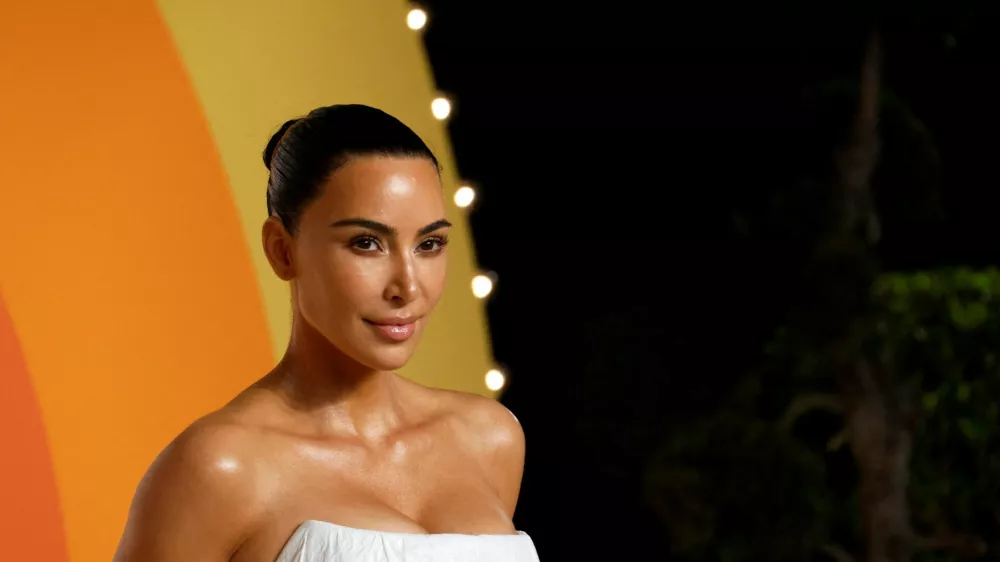 FILE PHOTO: Kim Kardashian arrives at the Vanity Fair Oscars party after the 97th Academy Awards, in Beverly Hills, California, U.S., March 2, 2025. REUTERS/Danny Moloshok/File Photo