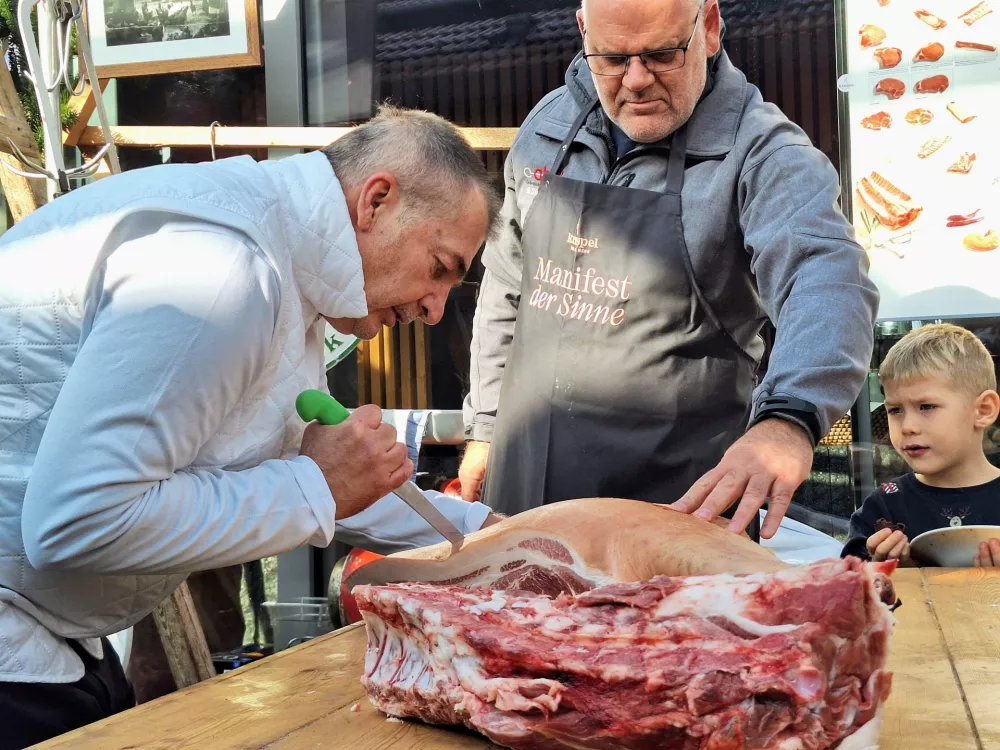 Izmera prašiča v novi preobleki: Koline kot kulinarični spektakel