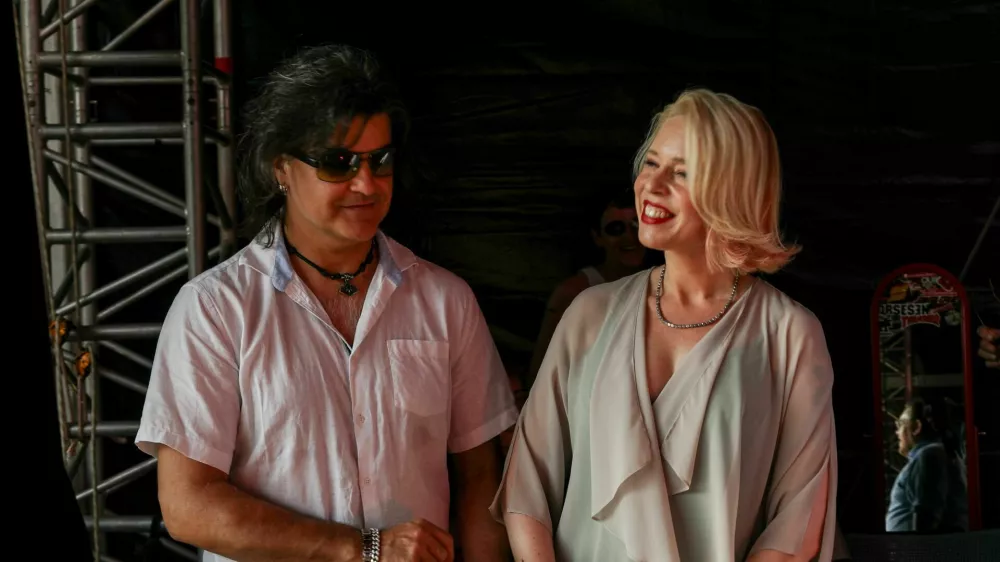 - Bor Zuljan, Urška Klakočar Zupančič