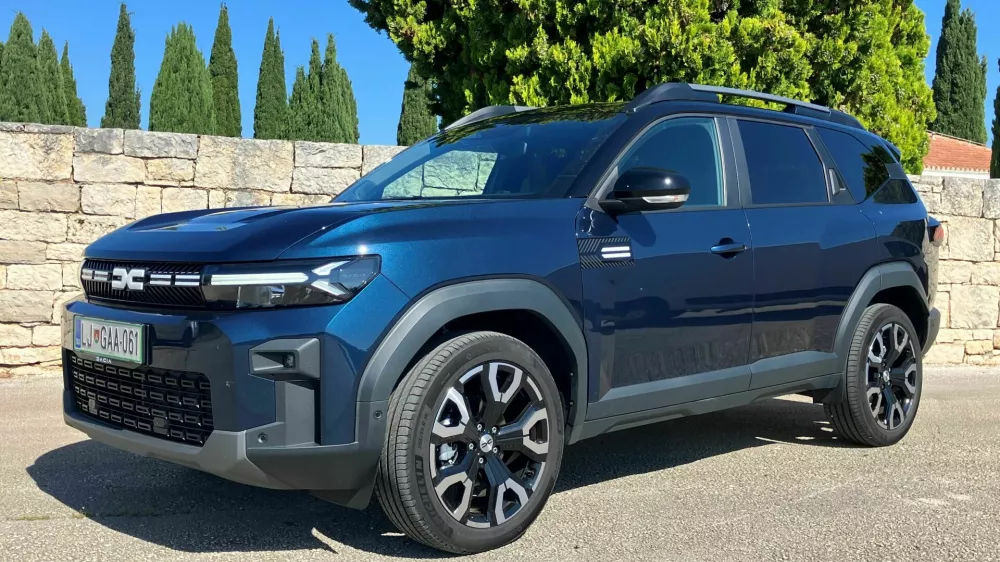 Dacia bigster hybrid 155 journey: V slogu pesmi Čista desetka