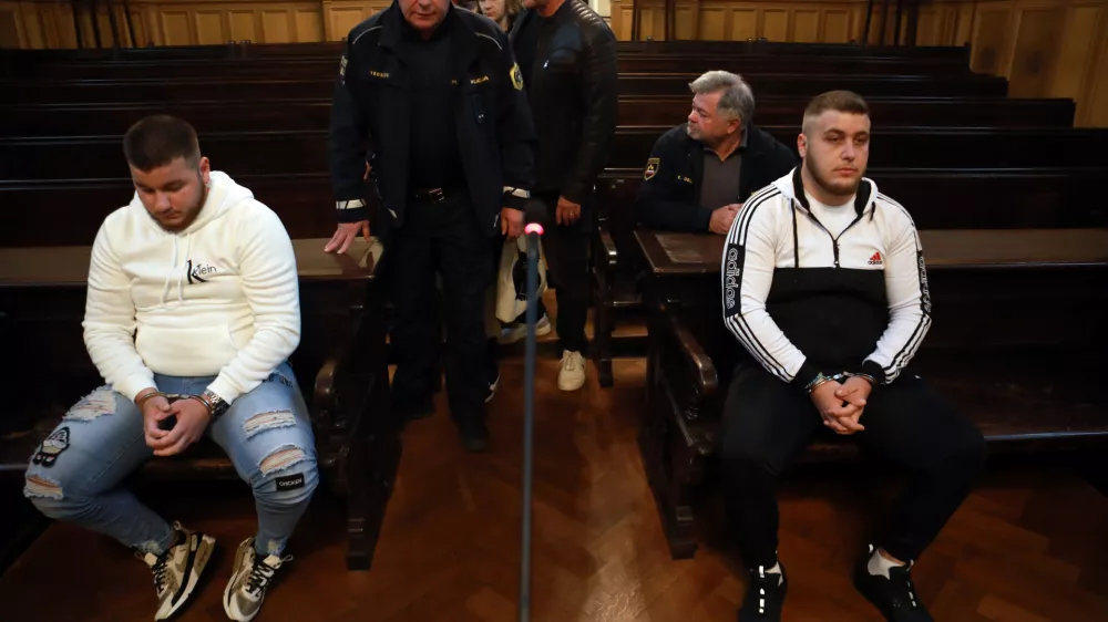 11.11.2025 - sodišče, obdolžena Novak Arsen in LeonardoFoto: Tomaž Skale