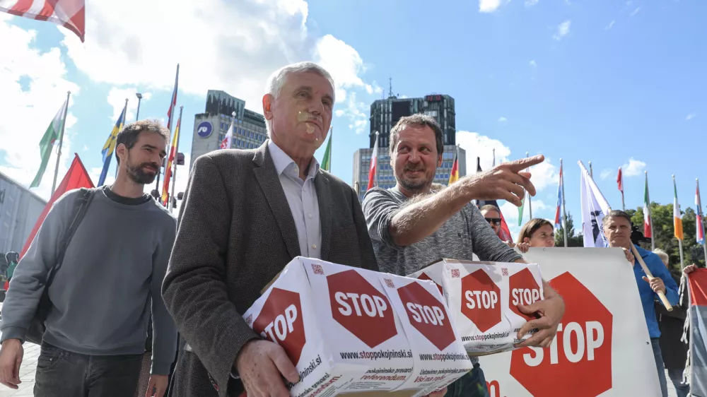 Frančišek Berk, Goran Lukič, Miha Blažič- 24.09.2025 - novinarska konferenca Delavske koalicije pred vložitvijo pobude volivcev za vložitev zahteve za razpis zakonodajnega referenduma o pokojninski reformi//FOTO: Jaka Gasar