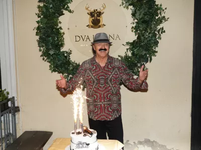 26, September, 2024, Belgrade - Before the performance at the Dva jelena restaurant, the restaurant staff surprised Haris Dzinovic with a birthday cake. Haris Dzinovic. Photo: Antonio Ahel/ATAImages 26, septembar, 2024, Beograd - Uoci nastupa u restoranu Dva jelena osoblje restorana iznenadilo je Harisa Dzinovica rodjendanskom tortom. Photo: Antonio Ahel/PIXSELL