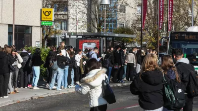 Gneča na avtobusu do ter iz Fužin: »Sploh se mi ne splača več imeti urbane.«