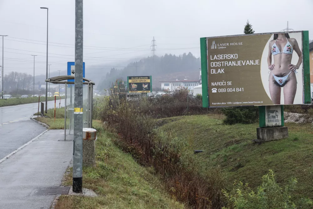 - 24.11.2025 - oglasni pano, reklama, Trzin//FOTO: Jaka Gasar / Foto: Jaka Gasar