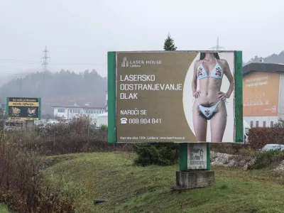 - 24.11.2025 - oglasni pano, reklama, Trzin//FOTO: Jaka Gasar / Foto: Jaka Gasar