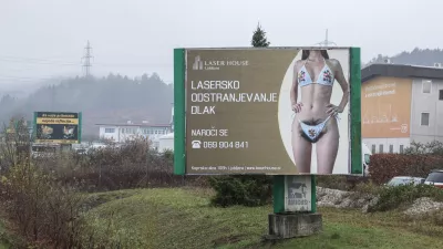 - 24.11.2025 - oglasni pano, reklama, Trzin//FOTO: Jaka Gasar / Foto: Jaka Gasar