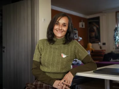 Nina Wabra Jakič: »Moč ni to, da iz bitke prideš smejoč, z bleščečim ogrinjalom in sijočo krono na glavi. Po navadi prideš potolčen in razcapan.« / Foto: Luka Cjuha