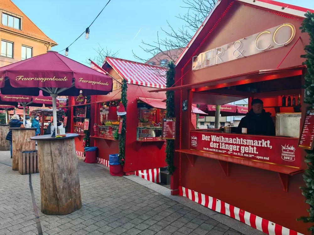 Slikovite, rdeče bele stojnice / Foto: Miha First