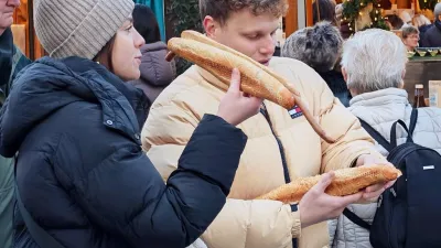 Velika uspe&scaron;nica, pol metrske klobase. / Foto: Miha First