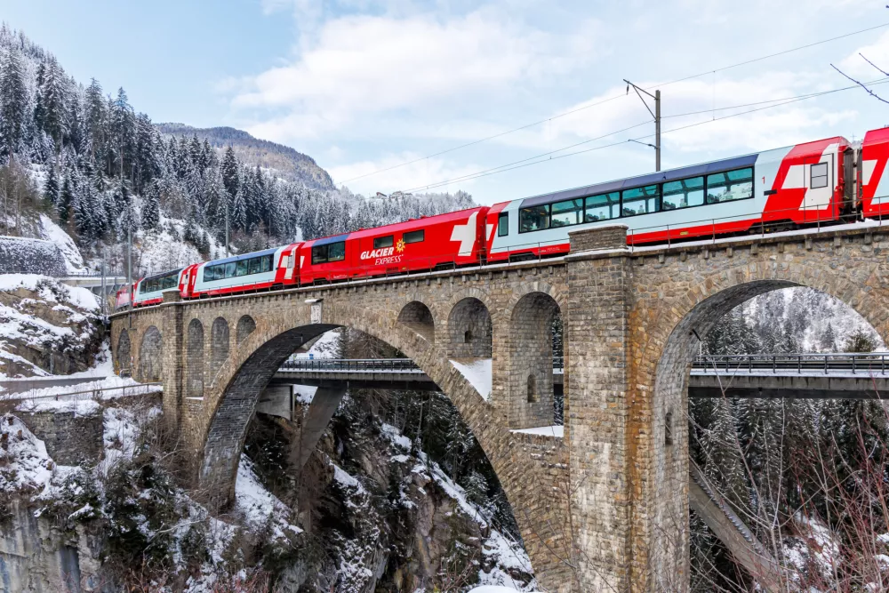 Glacier Express train pri Soliserju / Foto: Istock
