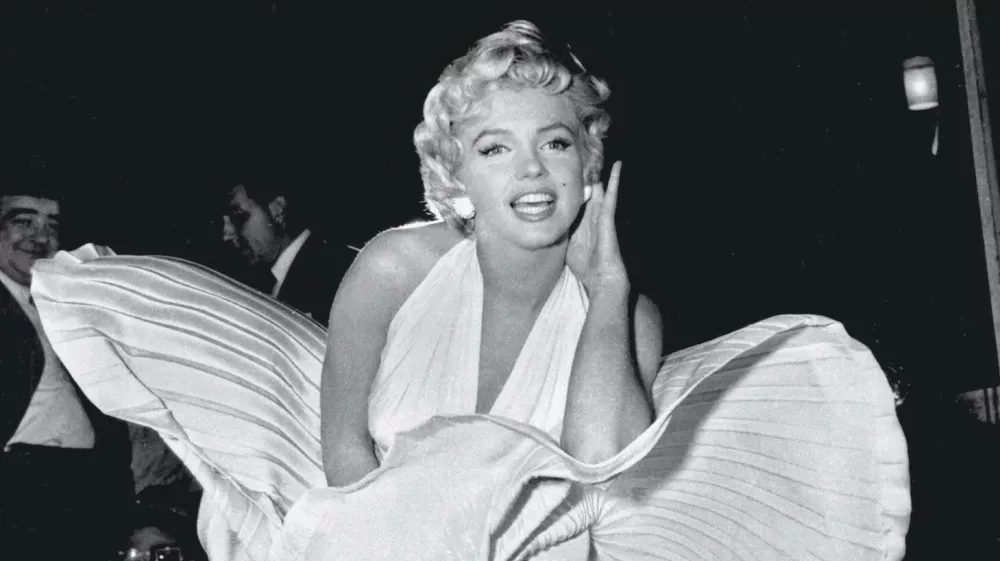 Designer William Travilla created The Seven Year Itch's white dress and he dreamed up the pink and gold gowns from Gentlemen Prefer Blondes – all famous Monroe getups. Although the designer never paid much heed to his creation (once dismissing it as "that silly little dress") it has paid off, and was sold at a 2011 auction for $4.6m. The auction resulted from Debbie Reynolds' need to sell off assets to avoid bankruptcy. Those assets included her collection of Old Hollywood memorabilia (that she hoped to eventually house in a museum of her own), among which was Monroe's dress – which Reynolds said she only paid $200 for in 1971 - Anne T Donahue,Image: 580025776, License: Royalty-free, Restrictions:, Model Release: no / Foto: Profimedia