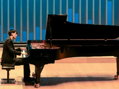 Eric Lu, klavir