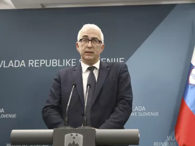 Glavni izvršni direktor Gospodarske zbornice Slovenije Mitja Gorenšček- 06.12.2023 - Srečanje predsednika vlade Roberta Goloba s predstavniki gospodarskih združenj in organizacij, na katerem bodo razpravljali o predlogu zakona o nujnih ukrepih na področju zdravstvenega varstva. //FOTO: Luka Cjuha