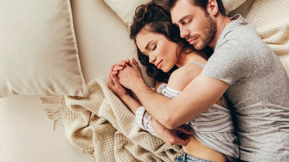 Intimnost in bližina imata ogromno pozitivnih učinkov. / Foto: Istock