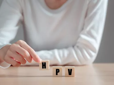 Tri črke, ki zaznamujejo težko bolezen.