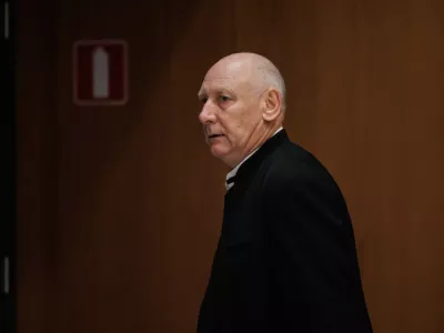 Ljubljana, DZ.Zakljucek redne seje DZ s poslanskimi vprasanji predsedniku vlade Robertu Golobu.Poslanec Svobode Branko Zlobko.