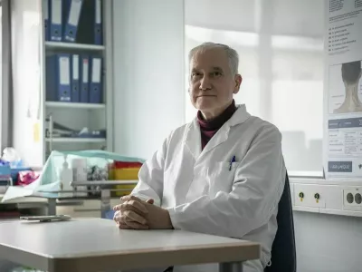 Dr. Zvezdan Pirtošeknevrolog, predstojnik Katedre za nevrologijo na ljubljanski medicinski fakulteti in dolgoletni predstojnik kliničnega oddelka za bolezni živčevja UKC v Ljubljani. 