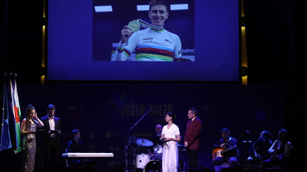 17.11.2025 - Večer zvezd - slavnostna podelitev nagrad najboljšim kolesarjem in kolesarkam v Sloveniji. KolesarstvoFoto: Luka Cjuha