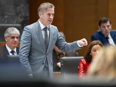 Ljubljana, Drzavni zbor.Zacetek redne seje DZ s poslanskimi vprasanji premierju Robertu Golobu in ministrski ekipi.