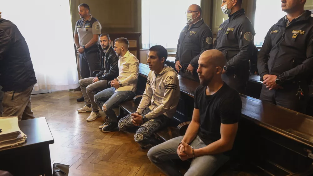 - 23.09.2022 - sojenje Marku Belclu, Marjanu Brajdiču, Mihaelu Grmu in Marjanu Grmu za brutalni umor 77-letnega Slavca Knaflja marca 2021, ki je živel v gozdu pri Zgornjih Duplicah v okolici Grosupljega //FOTO: Luka Cjuha