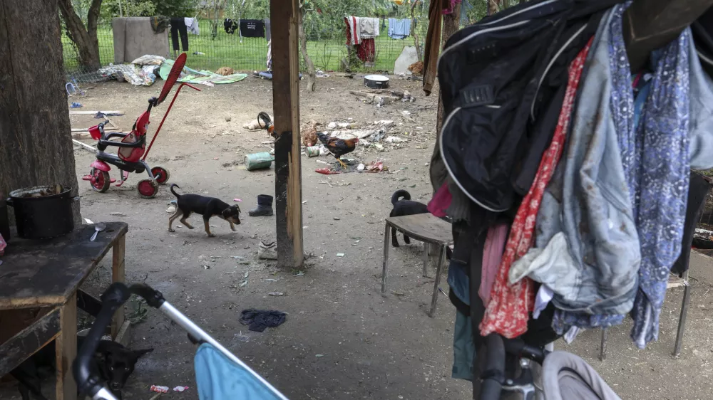 Dodatne strokovne delavce za delo z Romi dobivajo 20 let prepozno