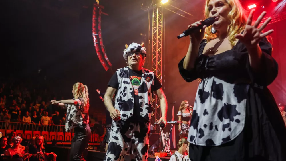 - Aleš KLinar KLinči,- Ana Sonc,- 21.11 2025. Koncert skupine Agropop ob 40. obletnici delovanja.//FOTO: Bojan Velikonja