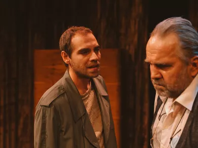 Tomislav zajec: Izginjanje, MGL 2025, režija Jernej Potočan, na sliki Matic Lukšič in Lotos Vincenc Šparovec