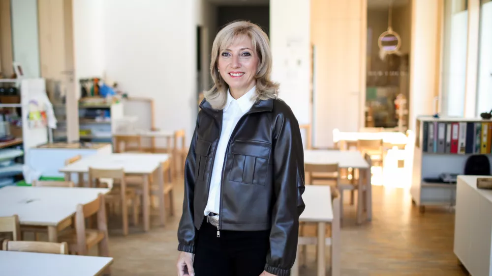 - Janja Bogataj, ravnateljica, letošnja dobitnica nagrade za življensko delo na področju vzgoje in izobraževanja.- 03.10.2025. - Vrtec Kamnitnik, Škofja Loka.//FOTO: Bojan Velikonja