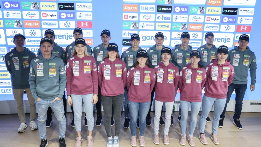 - 11.11.2025 - novinarska konferenca moške in ženske skakalne reprezentance//FOTO: Jaka Gasar