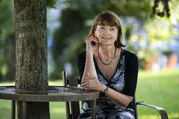 ﻿- 10.08.2021 – dr. Lučka Kajfež Bogataj, klimatologinja, redna profesorica na Biotehniški fakulteti v Ljubljani, predstojnica Katedre za agrometeorologijo in članica Medvladnega foruma za podnebne spremembe (IPCC) v Ženevi.  //FOTO: Matjaž RuštOPOMBA: INTERVJU ZA OBJEKTIV 2021 / Foto: Matjaž Rušt