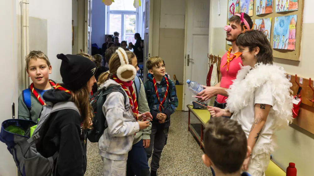 - 22.11.2025. - Srečanje medvedkov in čebelic. Delavnice za otroke Mestne Zveze Tabornikov na OŠ Vič v Ljubljani.//FOTO: Bojan Velikonja