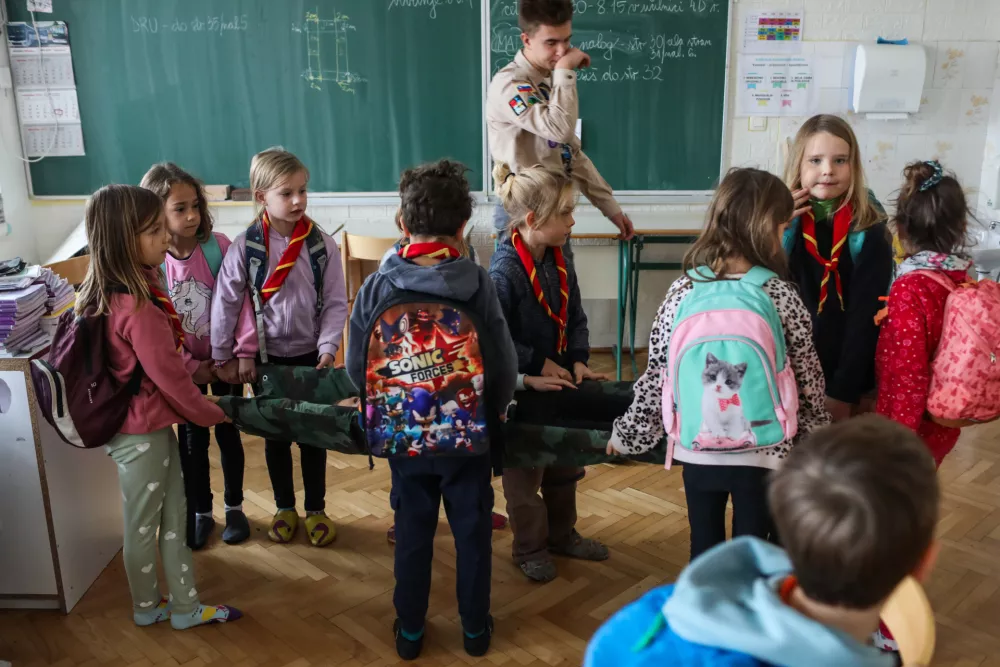 - 22.11.2025. - Srečanje medvedkov in čebelic. Delavnice za otroke Mestne Zveze Tabornikov na OŠ Vič v Ljubljani.//FOTO: Bojan Velikonja