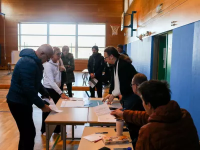 - Volišče OŠ Polje,- 23.11.2025. - Zakonodajni referendum o Pomoči pri prostovoljnem končanju življenja.//FOTO: Bojan Velikonja