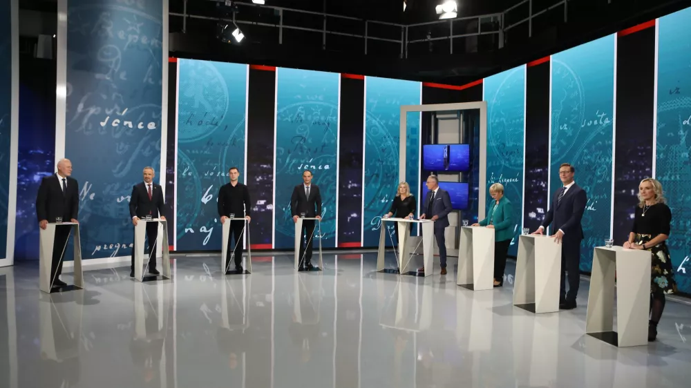 Milan Brglez, Janez Cigler Kralj, Miha Kordiš, Anže Logar, Nataša Pirc Musar, Vladimir PrebiličSabina Senčar- 03.10.2022 – Predsedniške volitve 2022 - prvo televizijsko soočenje vseh uradno prijavljenih kandidatov za predsednika republike na RTV Slovenija //FOTO: Luka Cjuha