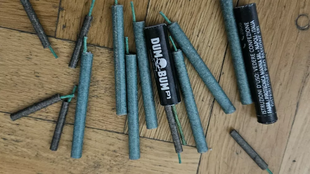 V primežu petard: V več primerih so bili storilci stari komaj 15 in 16 let