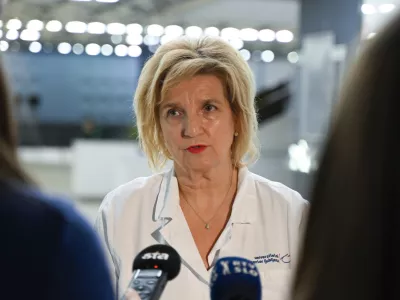  Prof. dr. Bojana Beović, predsednica Zdravniške zbornice Slovenije- 09.01.2024 – opozorilna stavka zdravnikov in zobozdravnikov - zdravniki in zobozdravniki zaradi neuresničenih zavez vlade iz že sklenjenih sporazumov opozorilno stavkali. protest //FOTO: Nik Erik Neubauer 