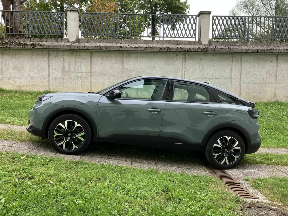 Citroën C4 hibrid 145 business: Ne šprint, ampak tek na dolge proge