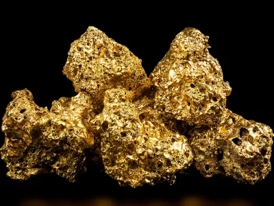 Iz rudnikov lahko potegnejo tudi takšne kose zlata. Slika je simbolična. / Foto: Istock