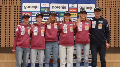 - Ženska reprezentanca v smučarskih skokih,- 07.10.2025. Predstavitev reprezentanc Smučarske zveze Slovenije za novo tekmovalno sezono.//FOTO: Bojan Velikonja