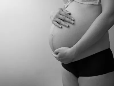 Težave so lahko posledice materinstva. / Foto: Istock