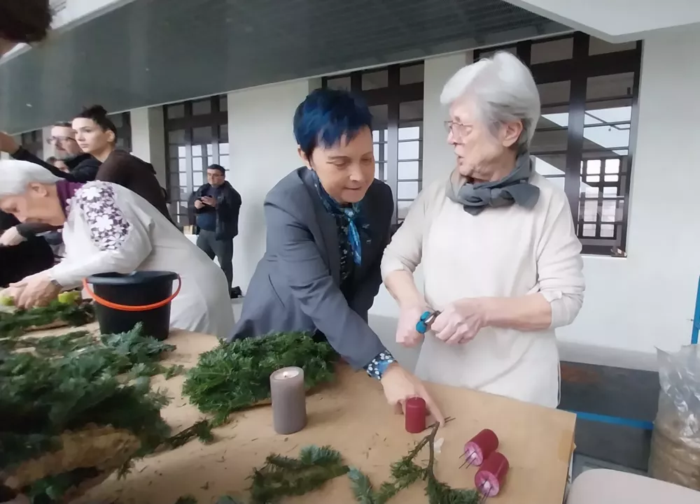 Sabina Šegula je tudi vodila delavnice izdelovanja venčkov.